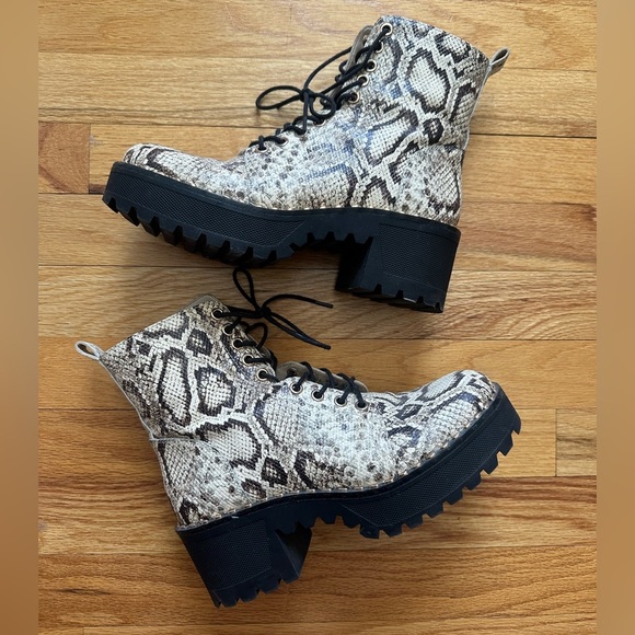 Vince Camuto Shoes - Vince Camuto VC Mecale Leather Python Snake Print Platform Combat Boots Size 7
